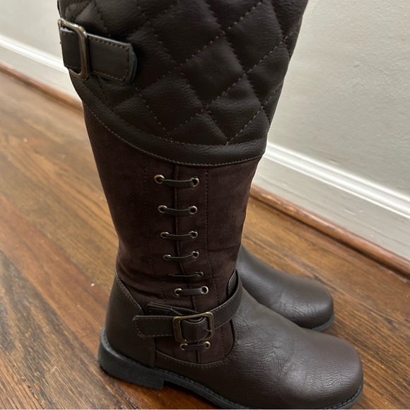 Stylish Quilted Brown Kids Boots - Picture 6 of 8